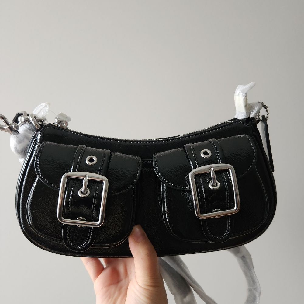 NWT Coach Ashton Baguette Bag  cv943